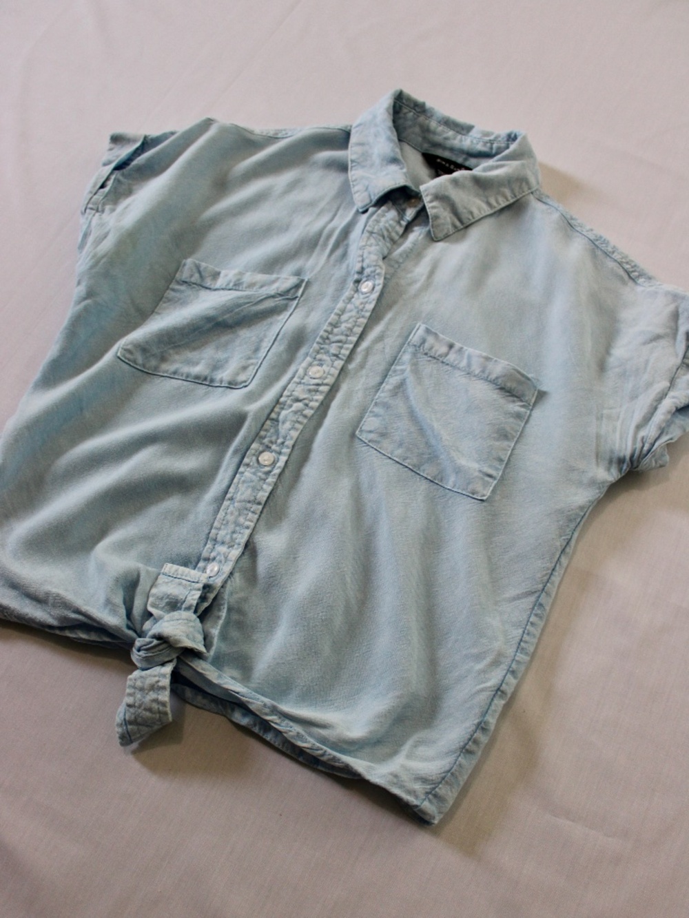 Sim & Sam Chambray Tie Front Boxy Top Size Medium